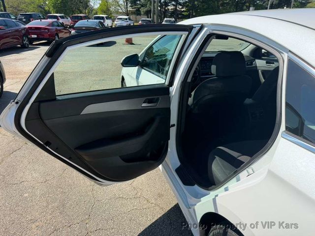 2019 Hyundai Sonata SE 2.4L - 23011957 - 9