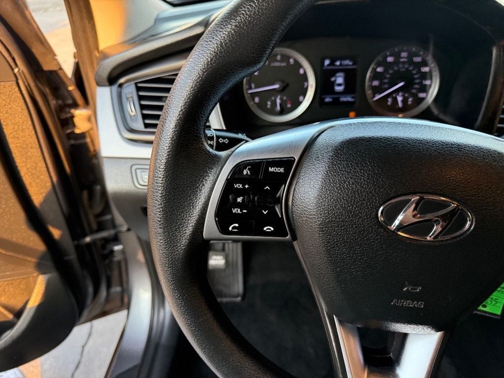 2019 Hyundai Sonata SE 2.4L - 22758498 - 24