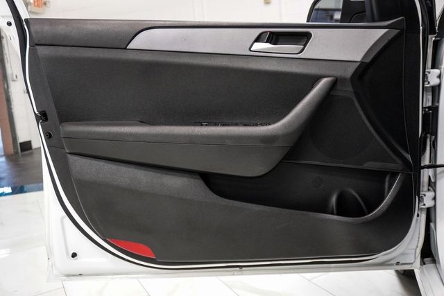 2019 Hyundai Sonata SE 2.4L - 22939750 - 17