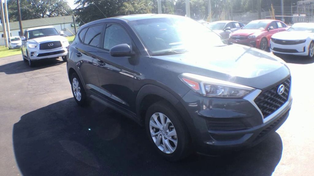 2019 Hyundai Tucson SE photo 2