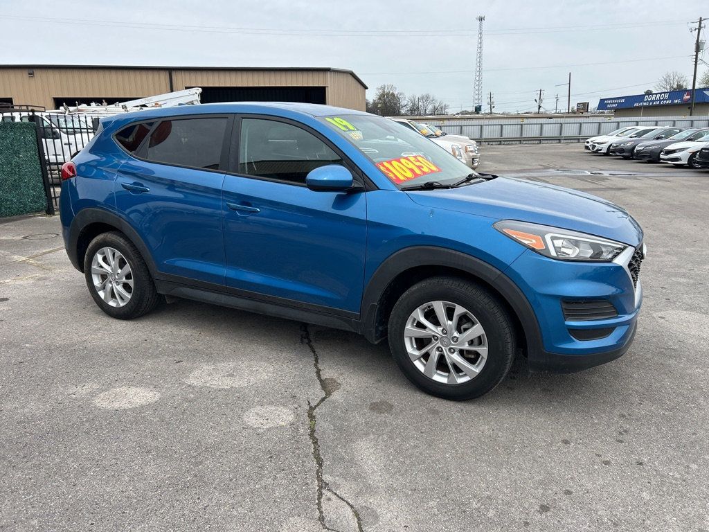 2019 Hyundai Tucson SE photo 3
