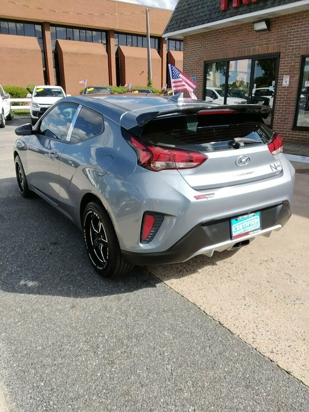 2019 Hyundai Veloster 2.0L Premium photo 2
