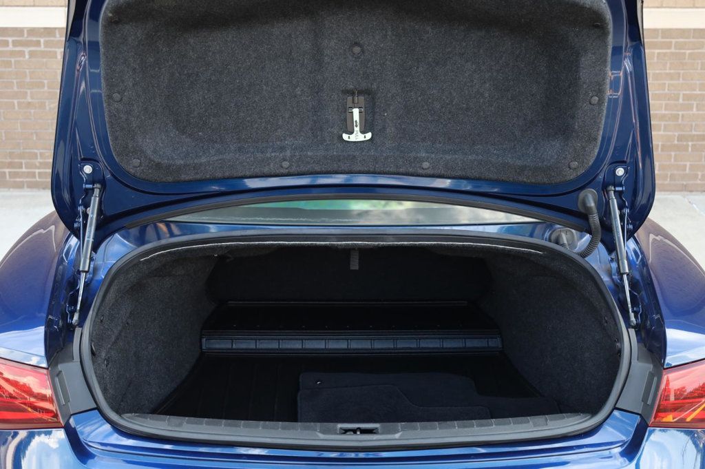 Infiniti Q60 3.0t LUXE photo 10