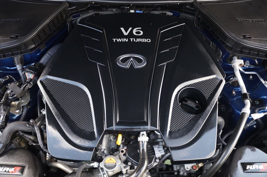 Infiniti Q60 3.0t LUXE photo 11