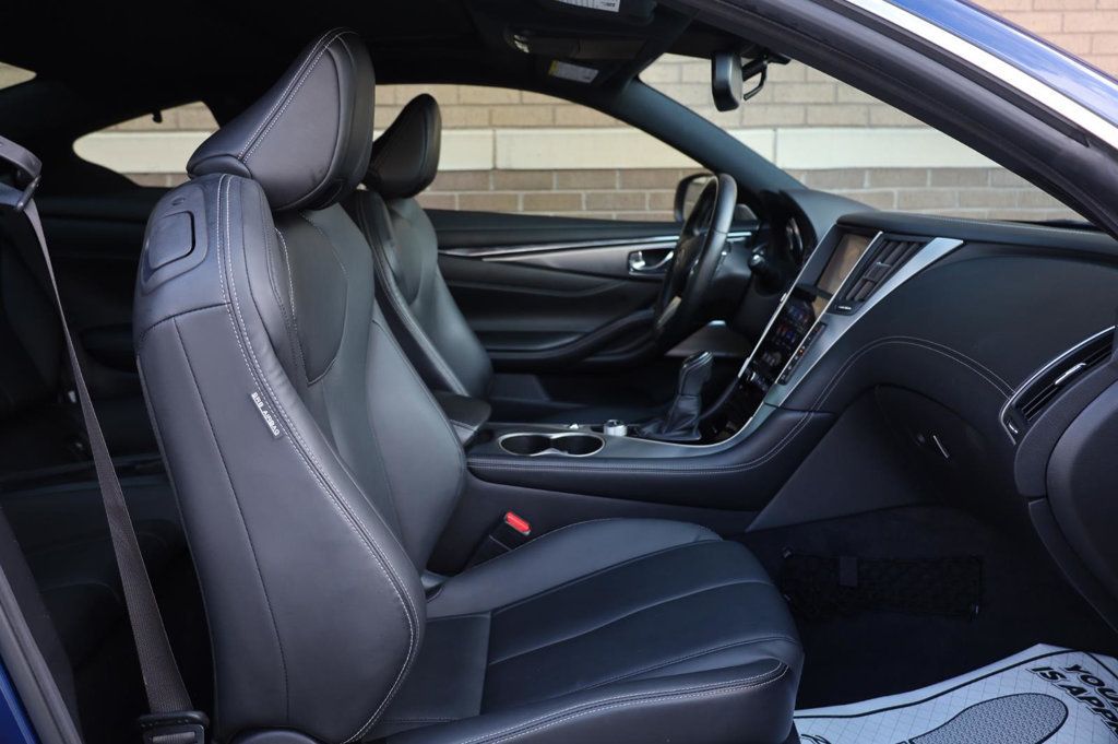 Infiniti Q60 3.0t LUXE photo 18