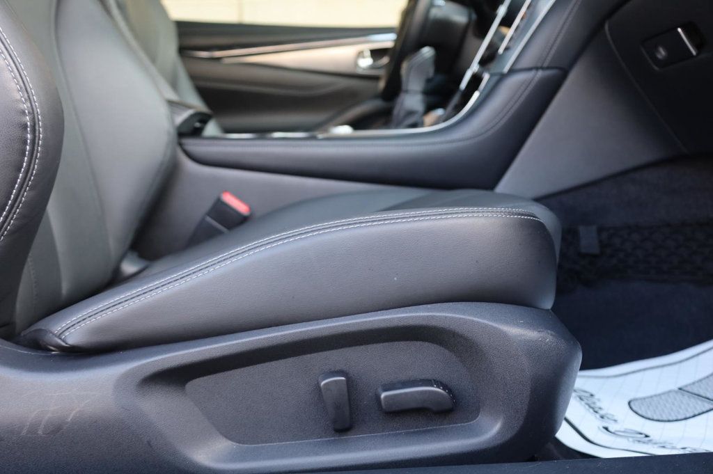 Infiniti Q60 3.0t LUXE photo 21