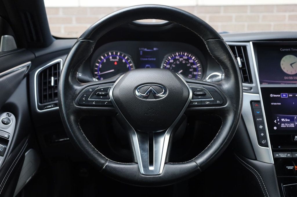 Infiniti Q60 3.0t LUXE photo 25