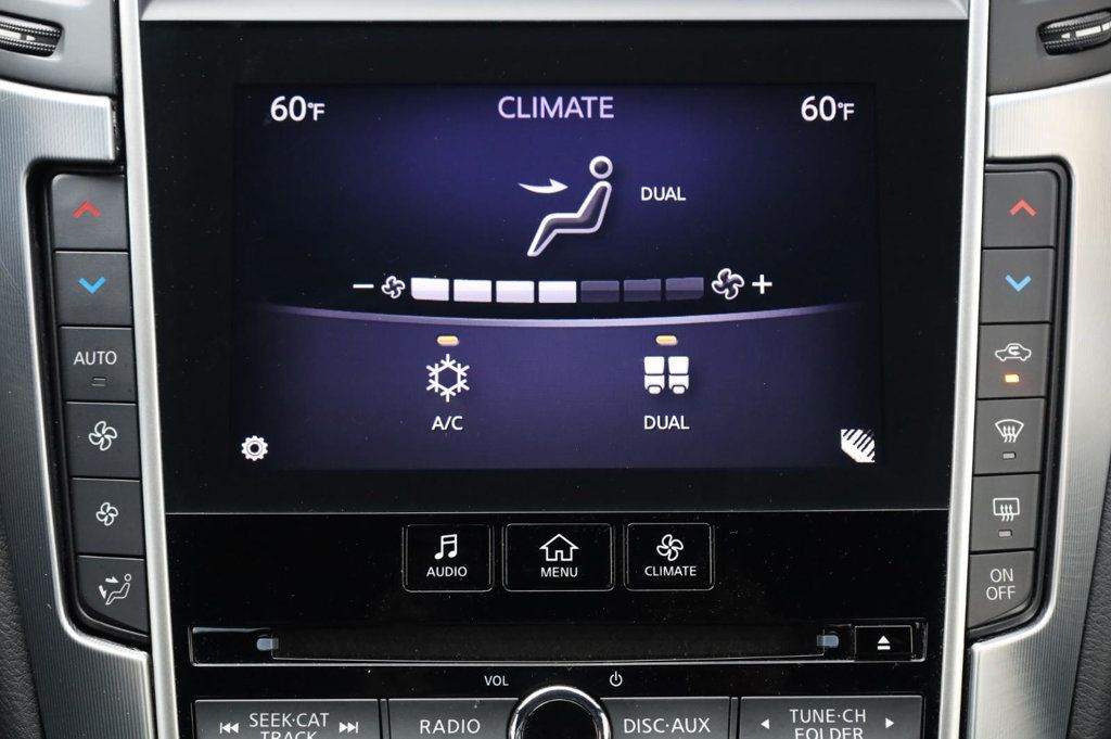 Infiniti Q60 3.0t LUXE photo 34
