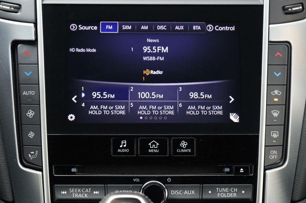 Infiniti Q60 3.0t LUXE photo 35