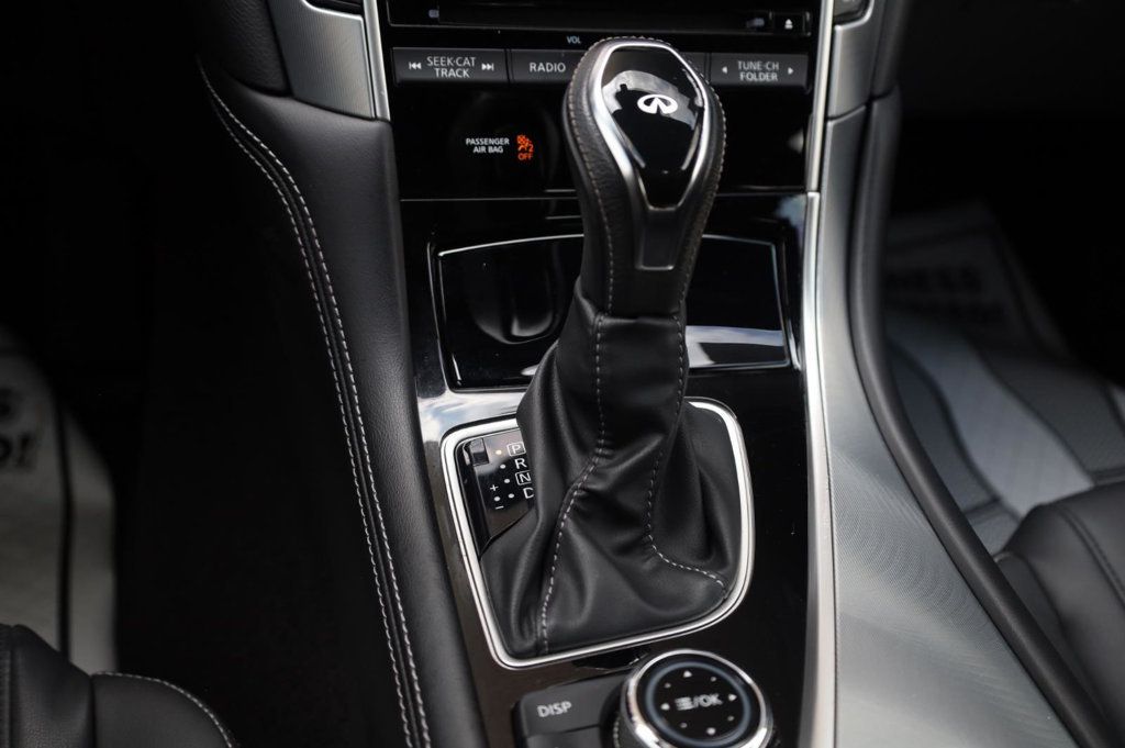 Infiniti Q60 3.0t LUXE photo 38