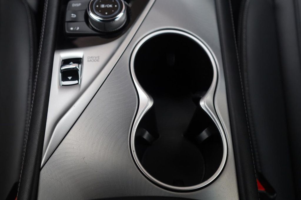 Infiniti Q60 3.0t LUXE photo 40