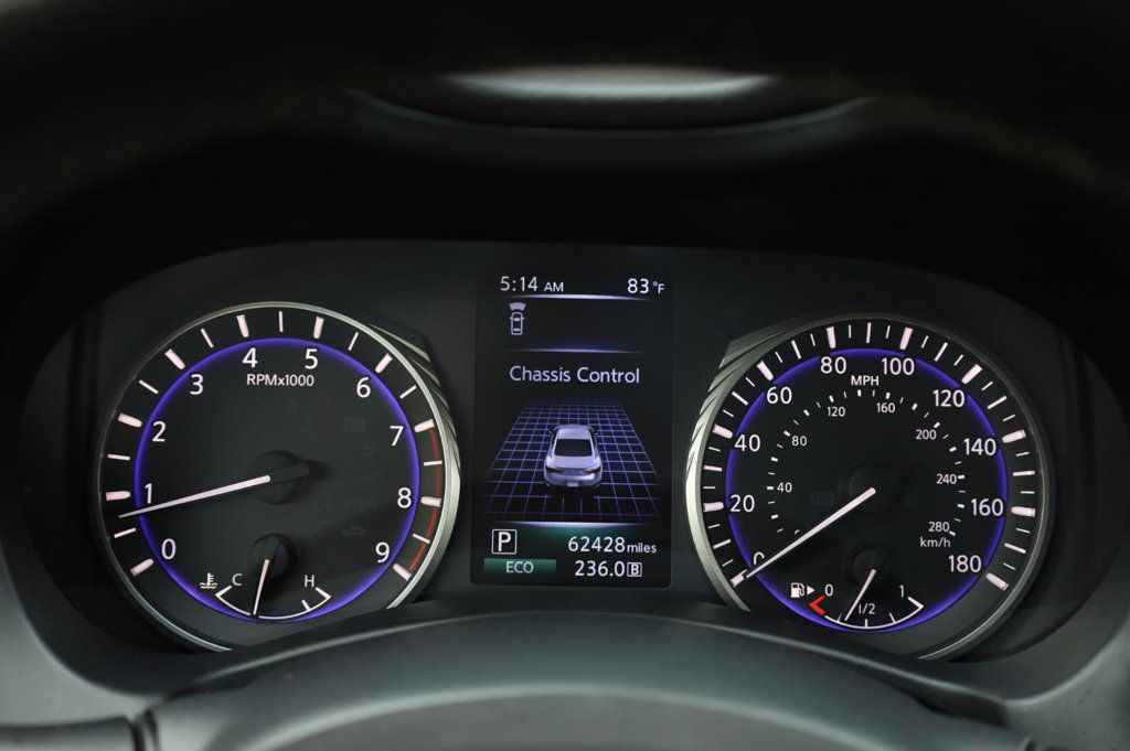 Infiniti Q60 3.0t LUXE photo 42