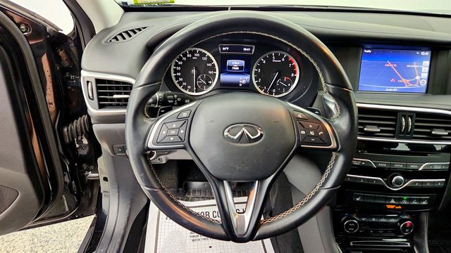 2019 INFINITI QX30 LUXE AWD w/ Navigation Pkg & Illuminated Kick Plates - 23034697 - 12