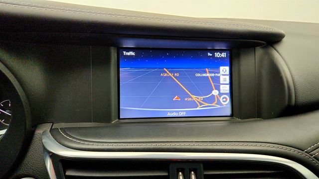 2019 INFINITI QX30 LUXE AWD w/ Navigation Pkg & Illuminated Kick Plates - 23034697 - 17