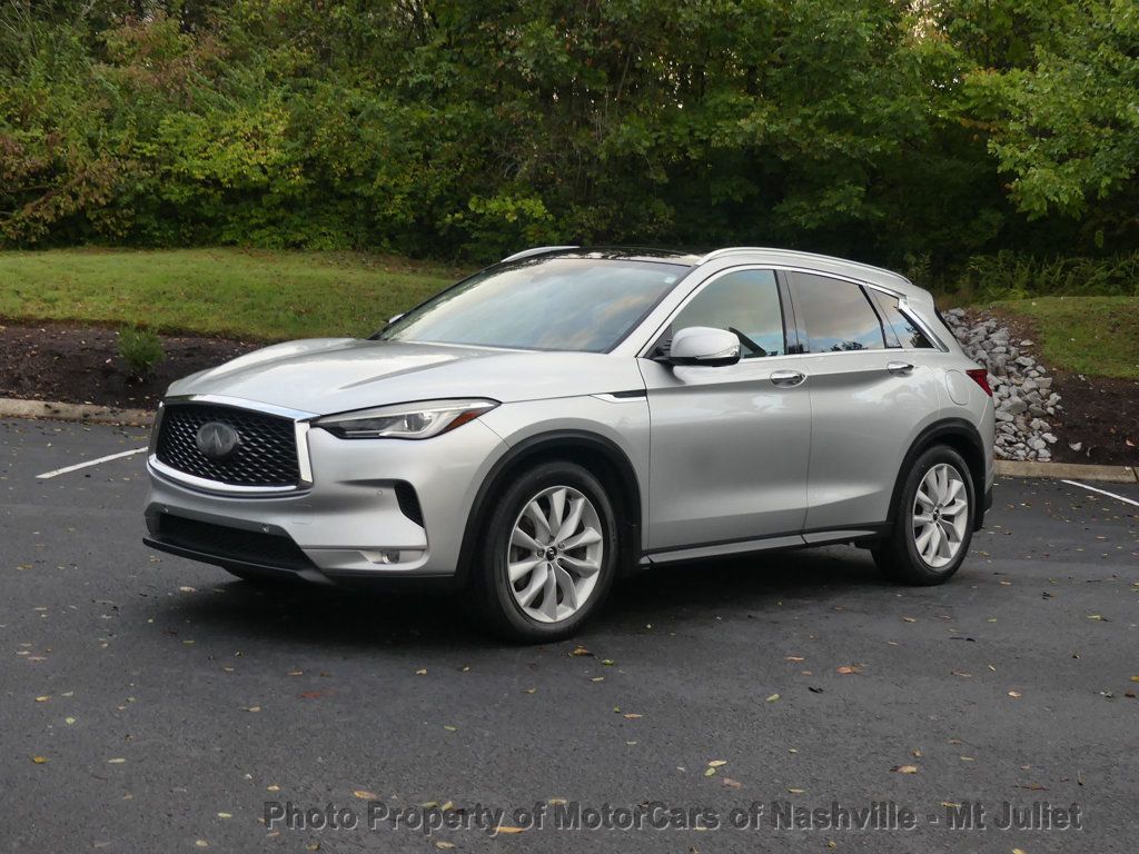 2019 Infiniti QX50 Essential AWD photo 2