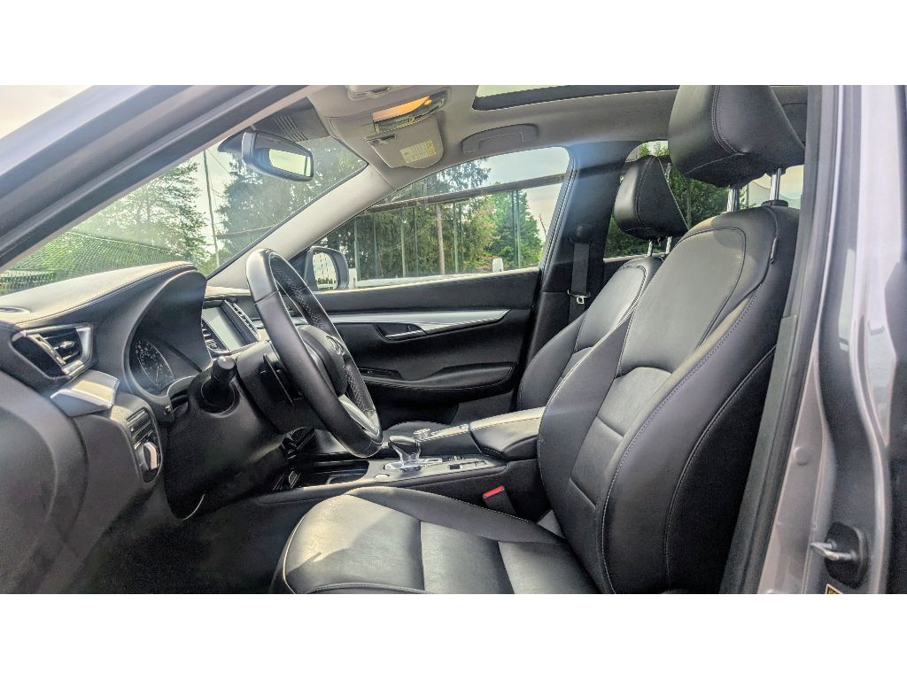 2019 Infiniti QX50 Luxe photo 14