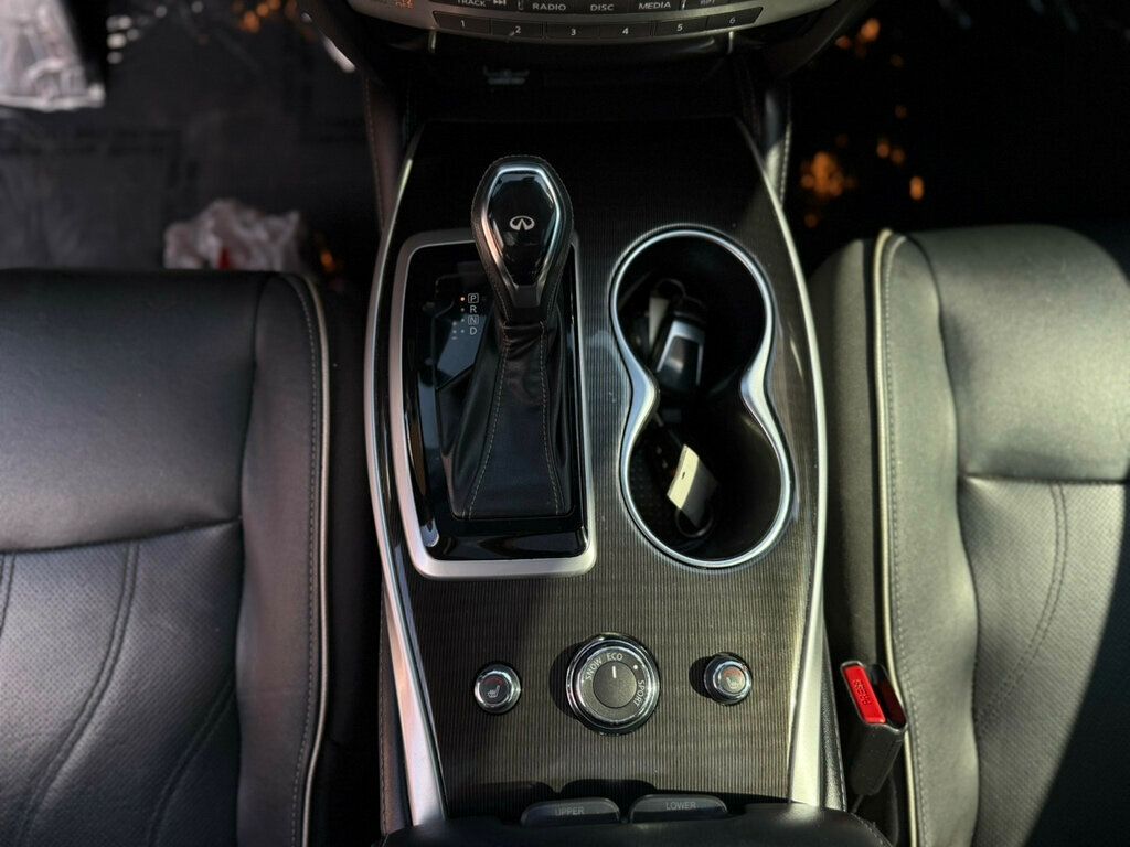2019 Infiniti QX60 Luxe photo 10
