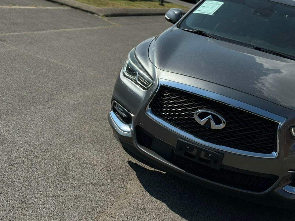 2019 Infiniti QX60 Luxe photo 3