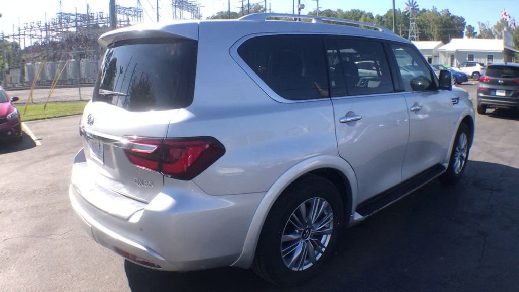 2019 Infiniti QX80 Luxe photo 4
