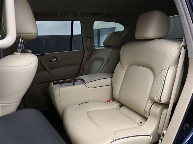 2019 Infiniti QX80 Luxe photo 9