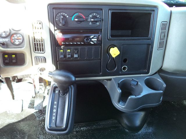 2019 International 4300 26ft Flatbed Platform Truck w/Aluminum Liftgate - 22947472 - 27