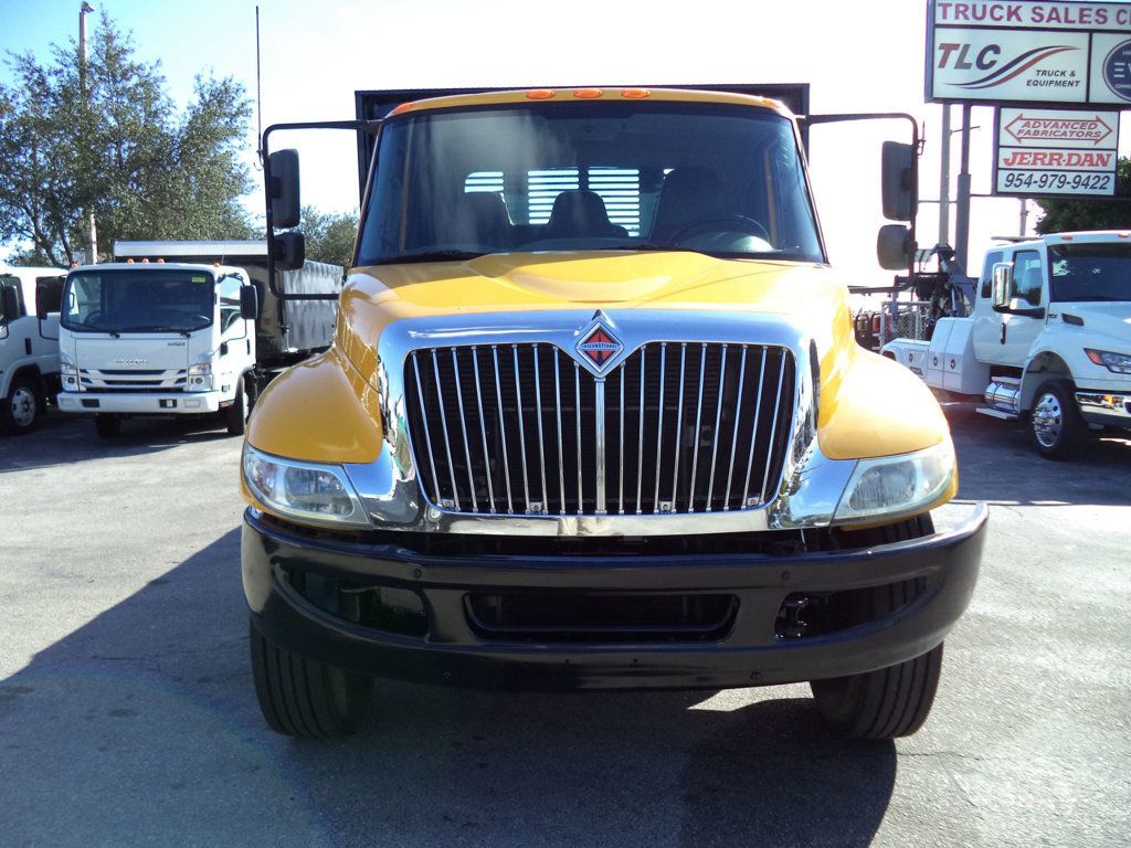 2019 International 4300 26ft Flatbed Platform Truck w/Aluminum Liftgate - 22947472 - 4