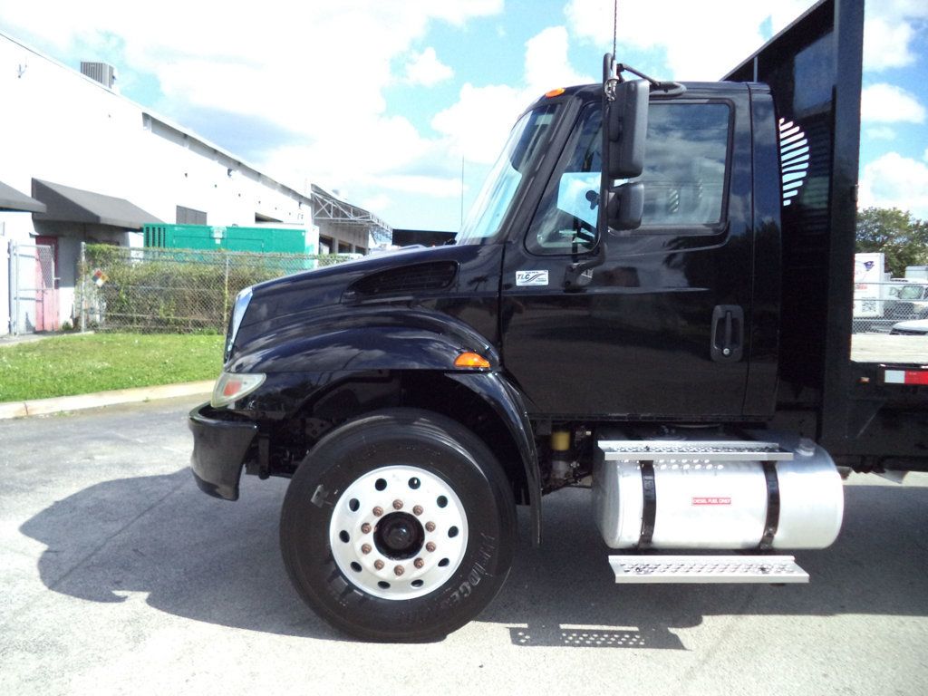 2019 International 4300 26ft Flatbed Platform Truck w/Aluminum Liftgate - 22978266 - 13
