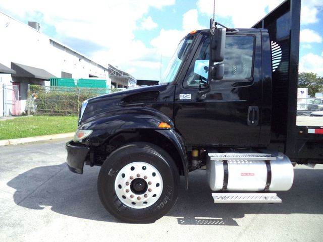 2019 International 4300 26ft Flatbed Platform Truck w/Aluminum Liftgate - 22978266 - 13