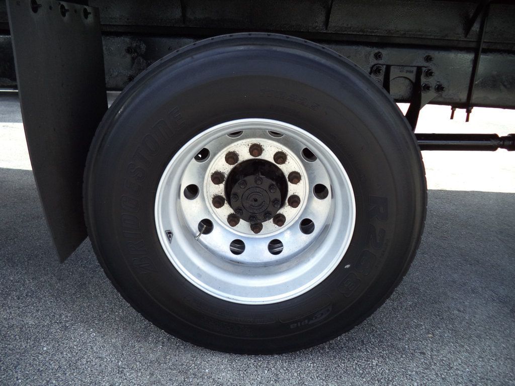 2019 International 4300 26ft Flatbed Platform Truck w/Aluminum Liftgate - 22978266 - 17