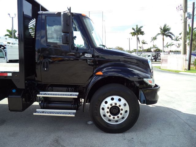 2019 International 4300 26ft Flatbed Platform Truck w/Aluminum Liftgate - 22978266 - 20