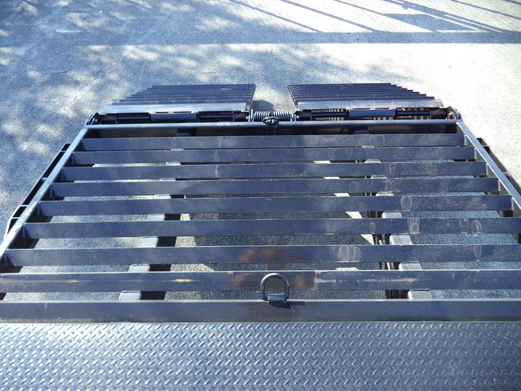 2019 International 4300 w/ 25ft Beaver Tail, Dove Tail, Ramp Truck Equip Hauler - 22985931 - 17