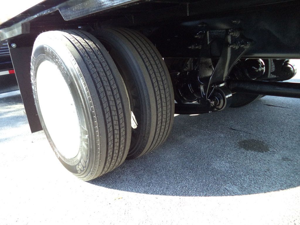 2019 International 4300 w/ 25ft Beaver Tail, Dove Tail, Ramp Truck Equip Hauler - 22985931 - 21