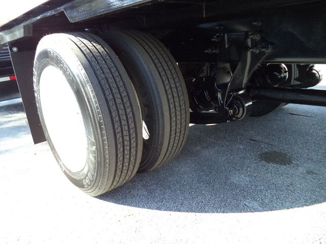 2019 International 4300 w/ 25ft Beaver Tail, Dove Tail, Ramp Truck Equip Hauler - 22985931 - 21