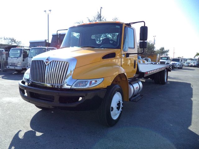 2019 International 4300 w/ 25ft Beaver Tail, Dove Tail, Ramp Truck Equip Hauler - 22985931 - 2