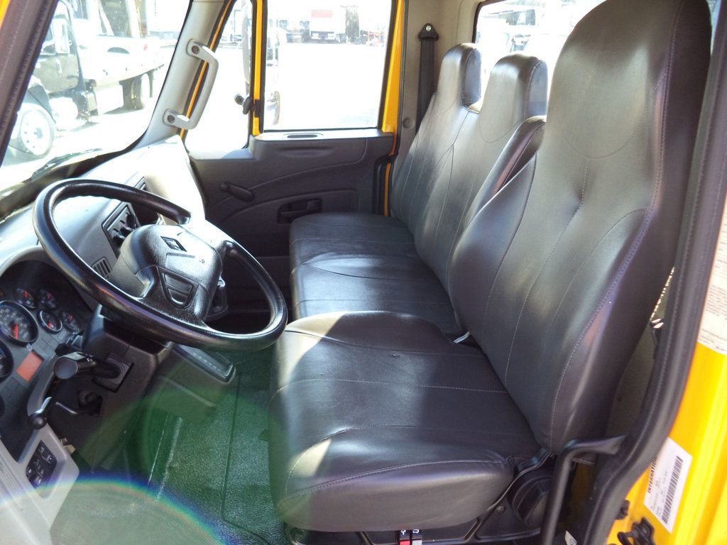 2019 International 4300 w/ 25ft Beaver Tail, Dove Tail, Ramp Truck Equip Hauler - 22985931 - 30