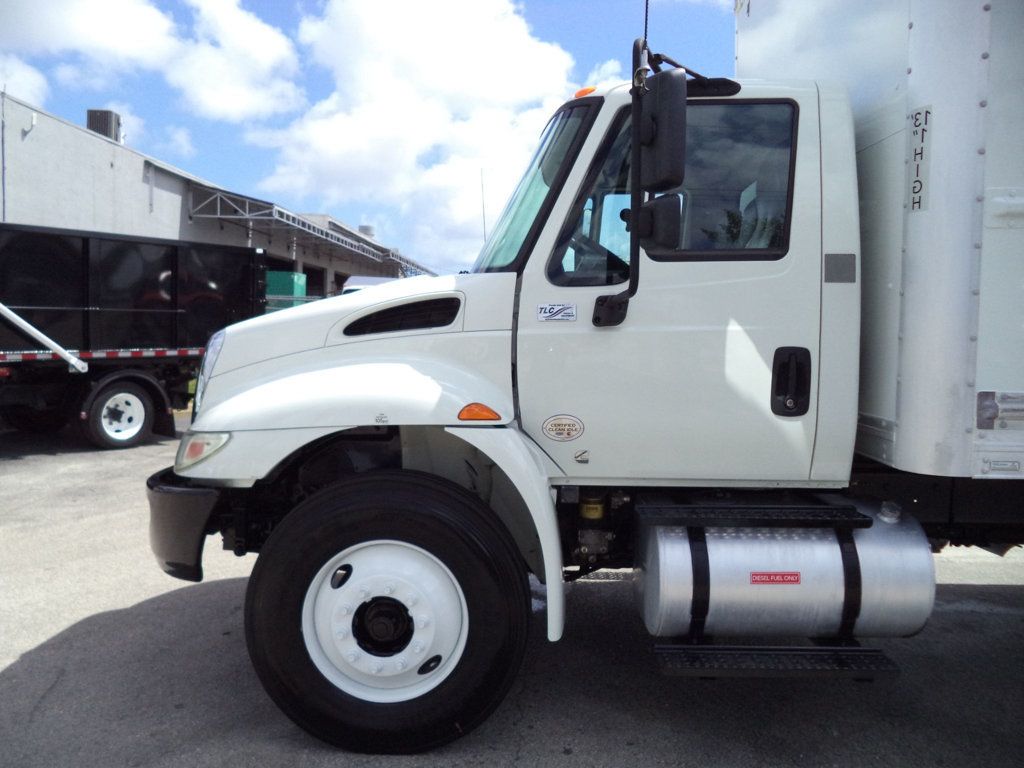 2019 International 4300 w/ 26ft Dry Freight Moving Box Truck w/ Lift Gate - 22999102 - 15