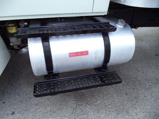 2019 International 4300 w/ 26ft Dry Freight Moving Box Truck w/ Lift Gate - 22999102 - 26