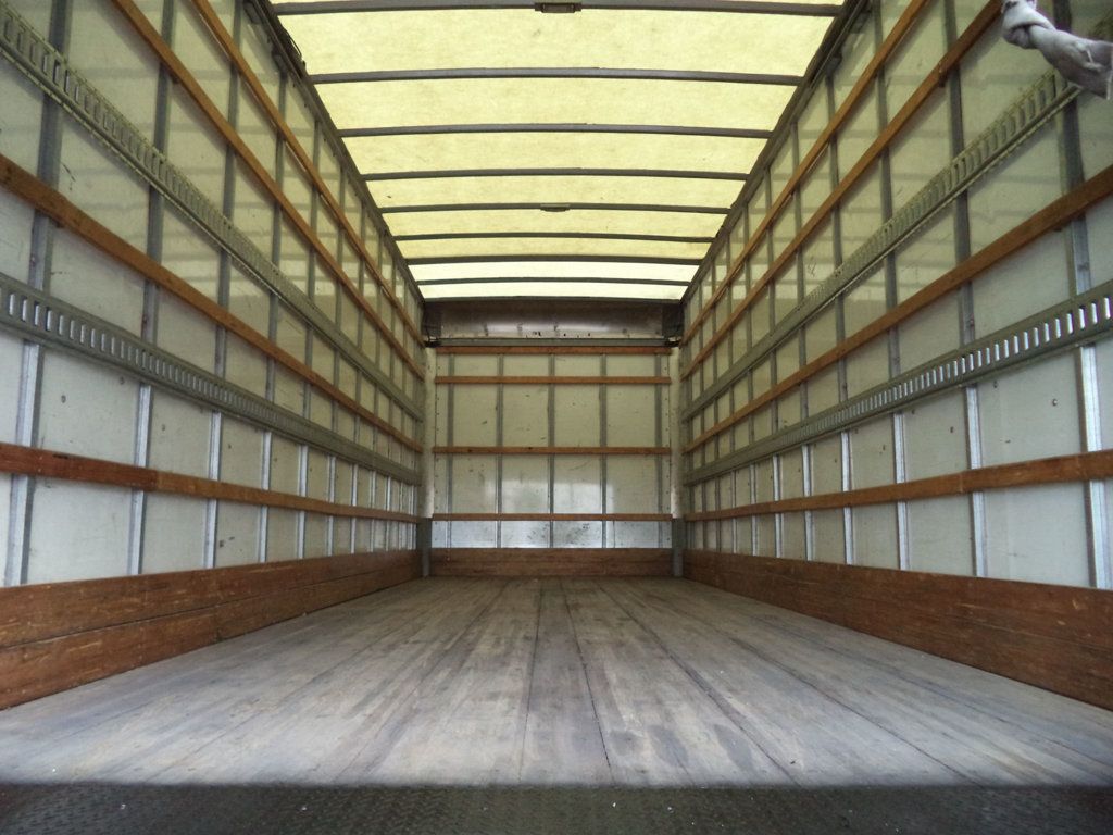 2019 International 4300 w/ 26ft Dry Freight Moving Box Truck w/ Lift Gate - 22999102 - 29