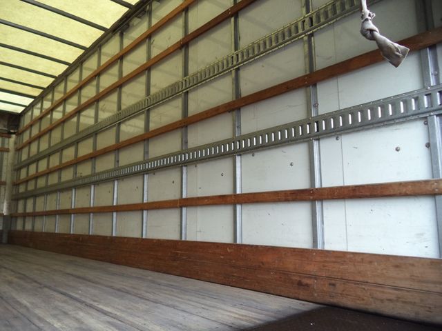 2019 International 4300 w/ 26ft Dry Freight Moving Box Truck w/ Lift Gate - 22999102 - 31