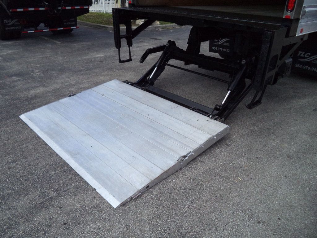 2019 International 4300 w/ 26ft Dry Freight Moving Box Truck w/ Lift Gate - 22999102 - 35