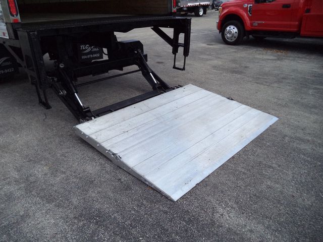 2019 International 4300 w/ 26ft Dry Freight Moving Box Truck w/ Lift Gate - 22999102 - 36