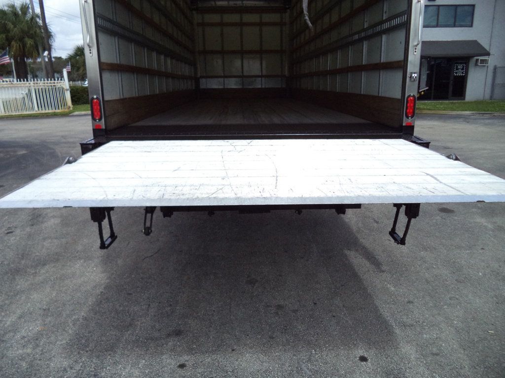 2019 International 4300 w/ 26ft Dry Freight Moving Box Truck w/ Lift Gate - 22999102 - 39