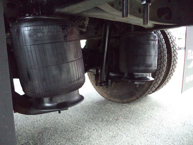 2019 International 4300 w/ 26ft Dry Freight Moving Box Truck w/ Lift Gate - 22999102 - 41