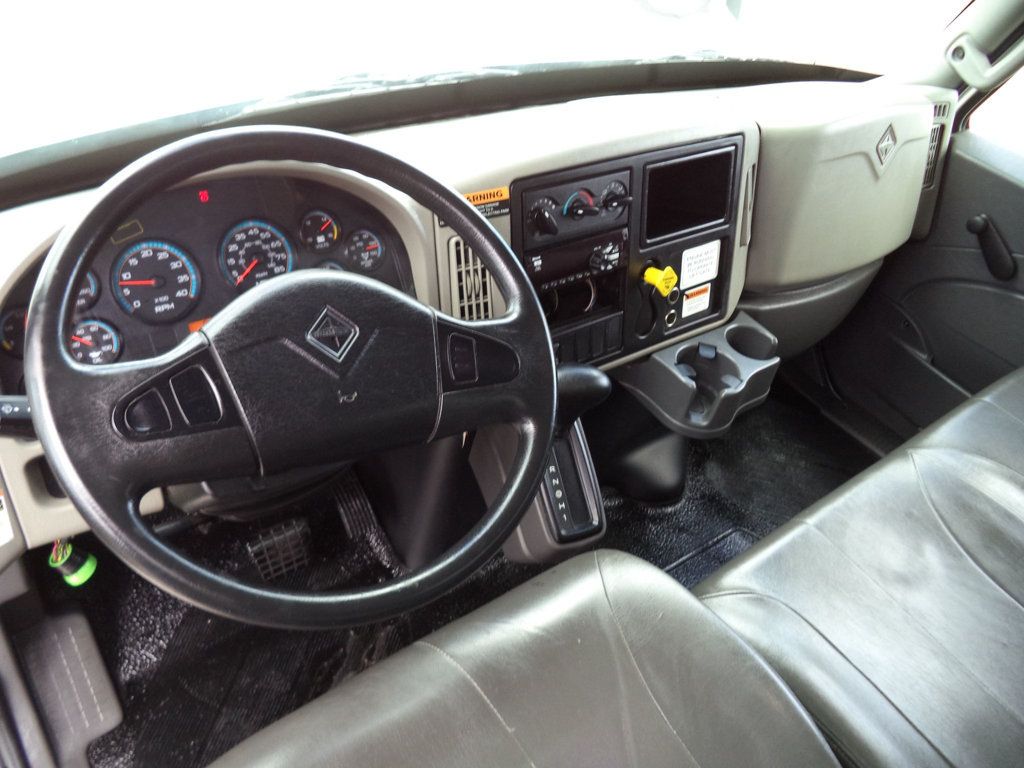 2019 International 4300 w/ 26ft Dry Freight Moving Box Truck w/ Lift Gate - 22999102 - 45