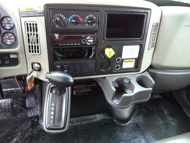 2019 International 4300 w/ 26ft Dry Freight Moving Box Truck w/ Lift Gate - 22999102 - 46