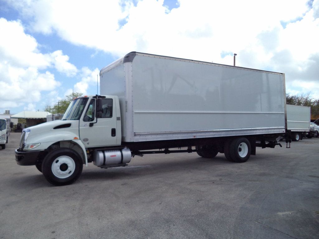 2019 International 4300 w/ 26ft Dry Freight Moving Box Truck w/ Lift Gate - 22999102 - 6
