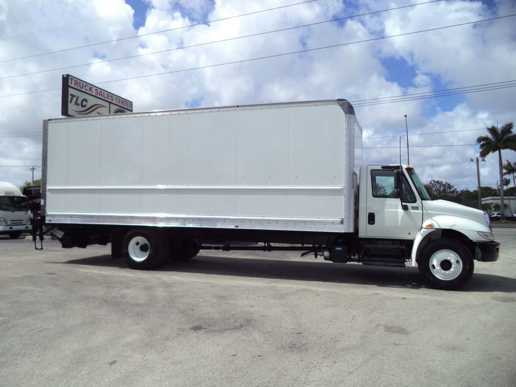 2019 International 4300 w/ 26ft Dry Freight Moving Box Truck w/ Lift Gate - 22999102 - 7