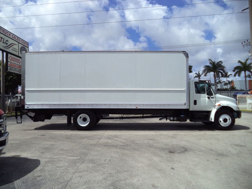 2019 International 4300 w/ 26ft Dry Freight Moving Box Truck w/ Lift Gate - 22999102 - 8