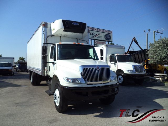 2019 International 4300 w/ 26ft Refrigerated Box Truck Carrier Supra 860 Reefer - 23005798 - 0