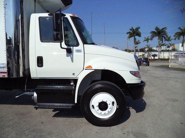 2019 International 4300 w/ 26ft Refrigerated Box Truck Carrier Supra 860 Reefer - 23005798 - 16